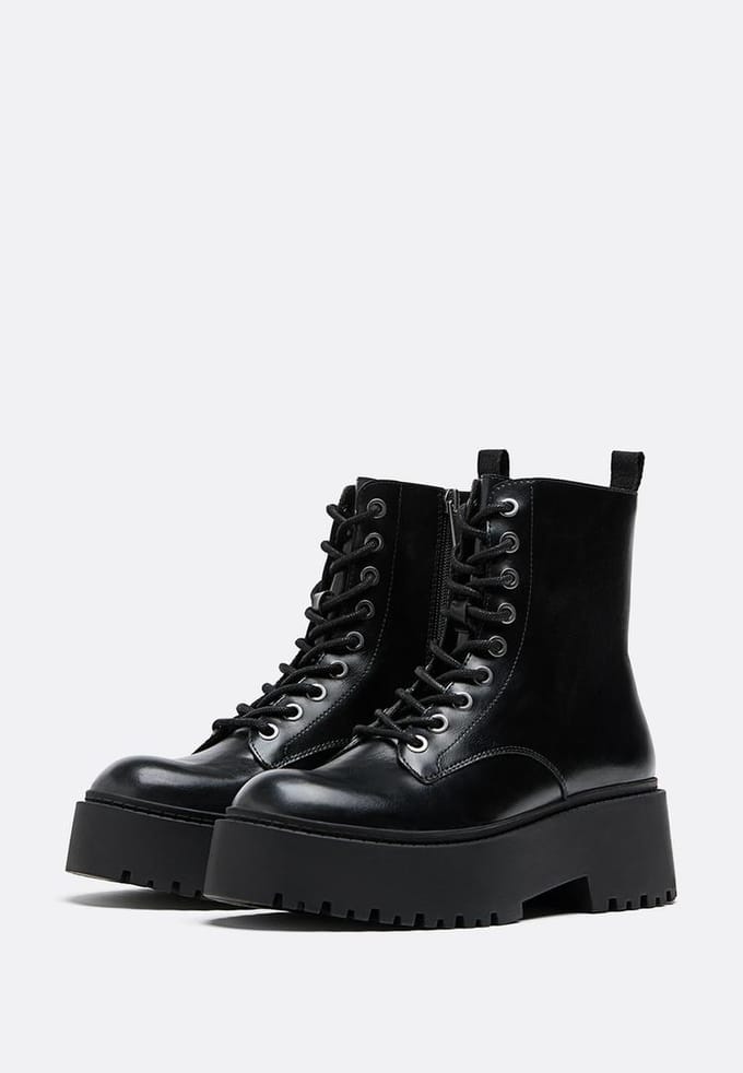 Stradivarius Veterschoenen met platte zool  Zwart 37