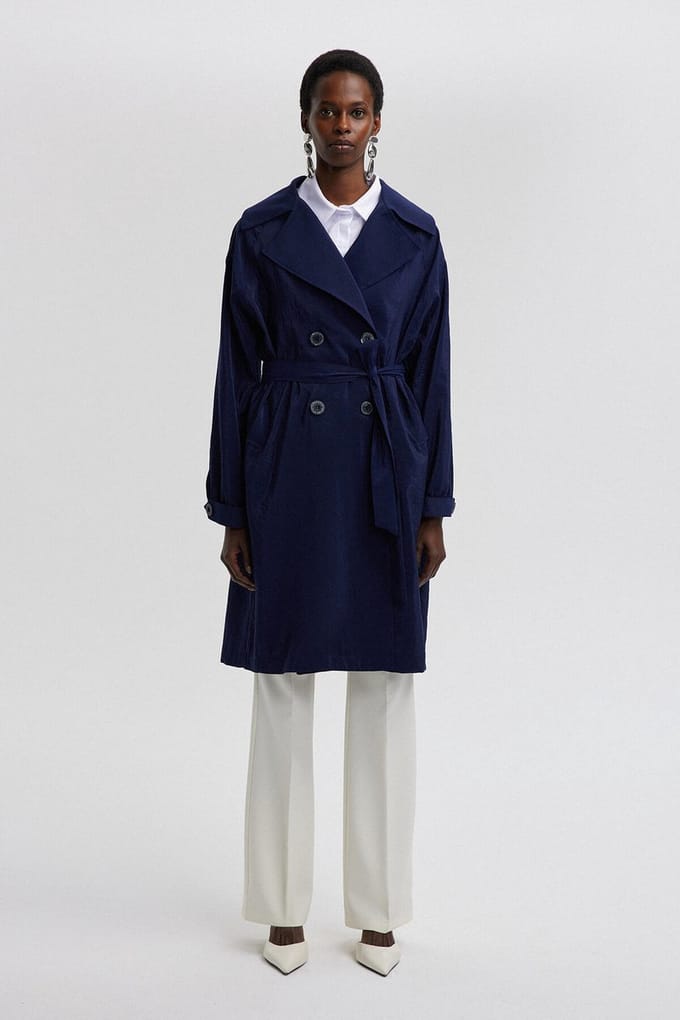 Touché Privé - Relaxed-fit cupro trenchcoat - Marine - Dames
