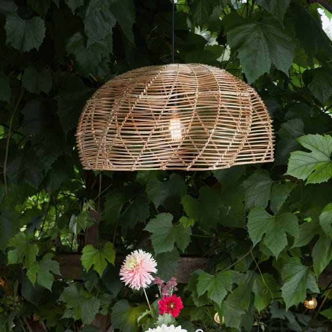 PR Home Buiten hanglamp Mayla, rotan naturel, Ø 53 cm, stekker IP44