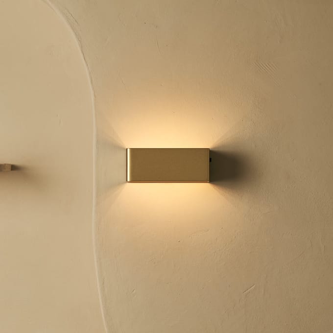 Tavellio Tessa Wandlamp – 20x10 cm – LED – Goud – Oplaadbaar – Bewegingssensor – Dimbaar – Afstandsbediening