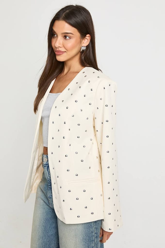 boohoo Dames Oversized blazer zonder kraag, voorzien van studs | Boter | Maat: 38