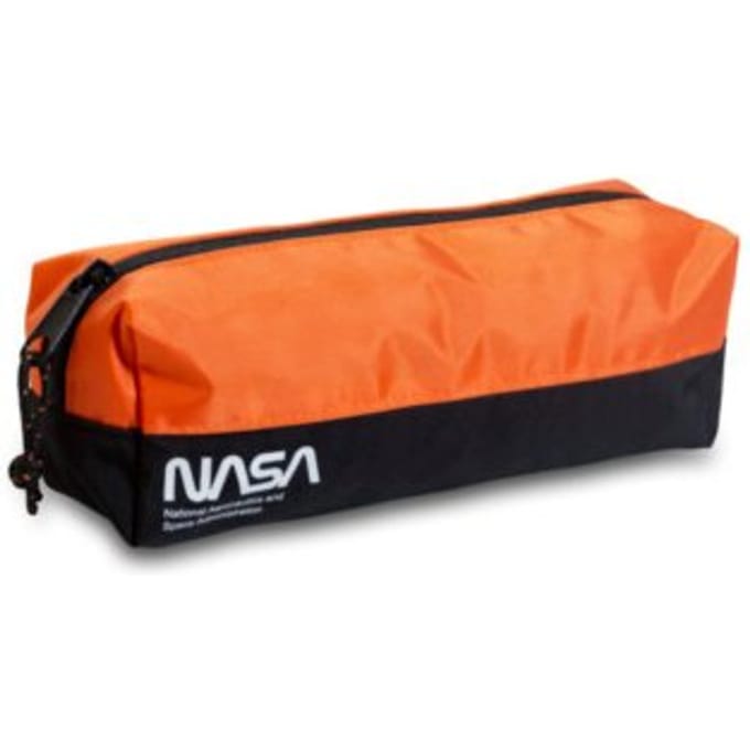 Nasa etui vierkant, formaat 21 cm., kleur zwart met oranje