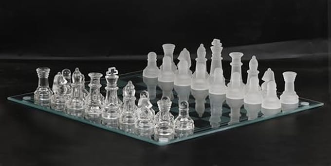 Grote Glazen Schaakset 35x35 Cm - Elegante Design en Duurzaam Spel