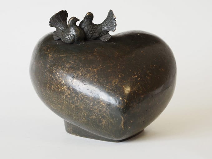 Decoratief Beeld - Bronzen Beelden - Urn Met Duiven - Bronzart - Brons - 20 x 22 cm
