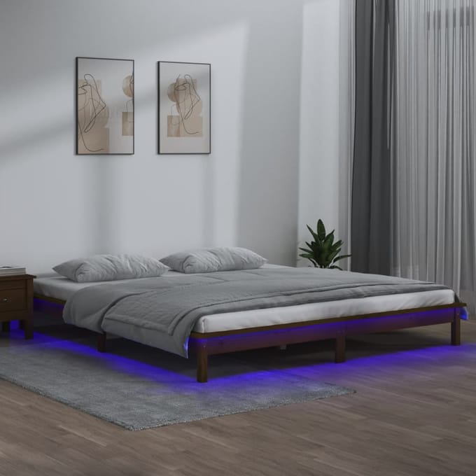 vidaXL - Bedframe - LED - massief - hout - honingbruin - 200x200 - cm