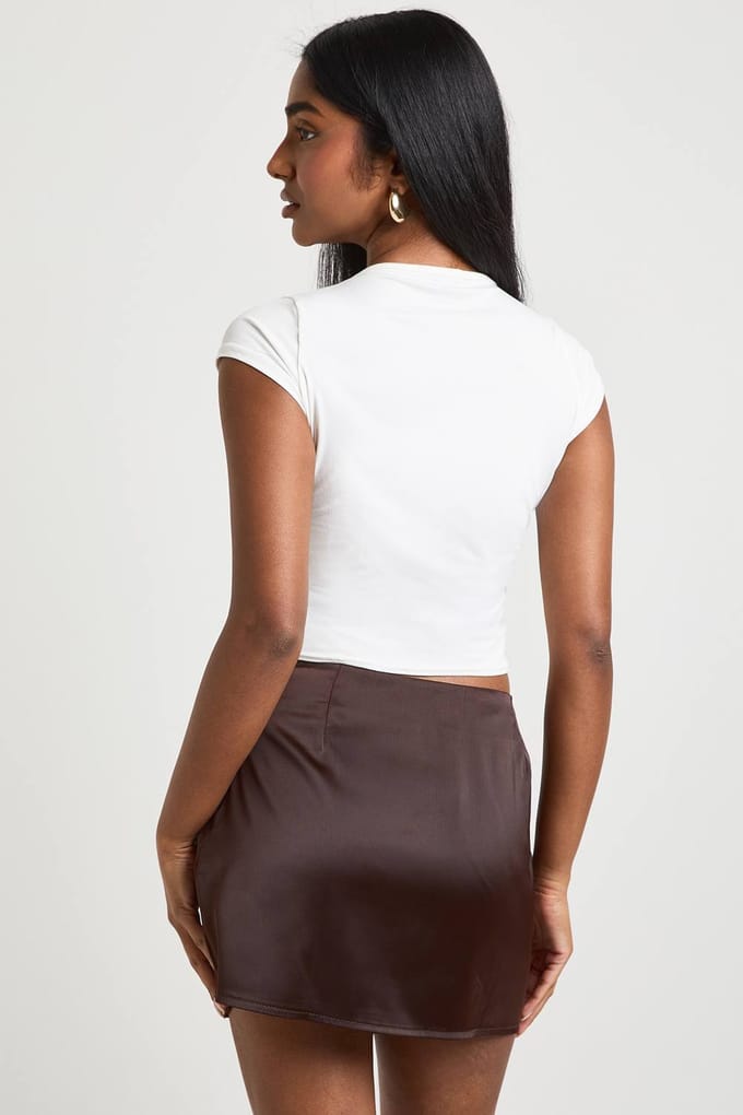 boohoo Dames Satijnen Mini Rok Met Gedrapeerd Front | Chocoladebruin | Maat: 44
