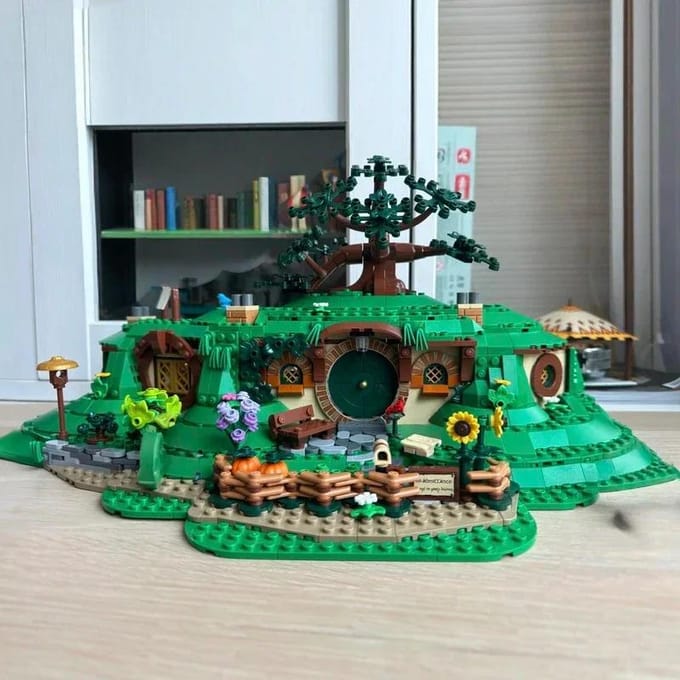 De Ringen: Het Shire Modulaire Kasteel 2017 stuks 10354 Bouwstenen Model Huisdecoratie Model Set voor Kinderen cadeaus 2017pcs green