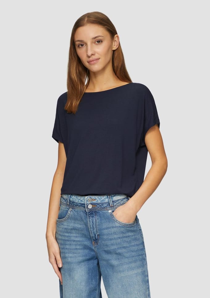 T-shirt met overgesneden schouder