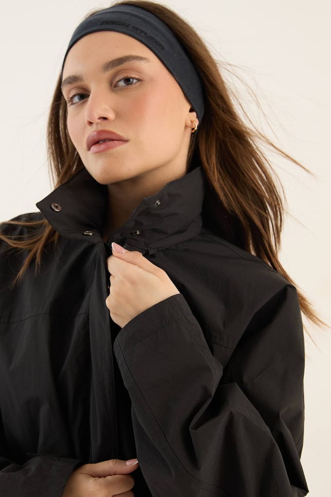 Dames Dsgn Studio Trechterhals Windbreaker Met Capuchon Waterdicht | Zwart | Maat: 2XL