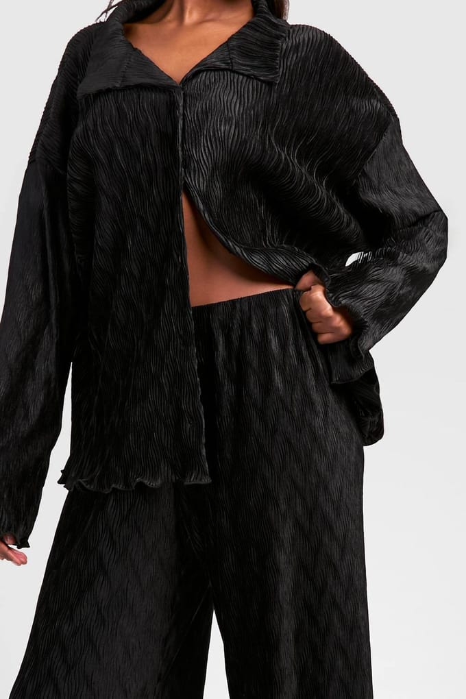 boohoo Dames Wave Plisse Relaxed Fit Shirt | Zwart | Maat: 34