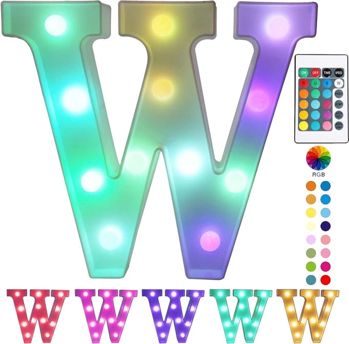 Lichtgevende Letter W - 22 cm Hoog - RGB Met Afstandsbediening - Op Batterijen