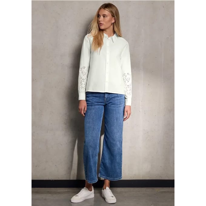 Blouse met geborduurde mouwen