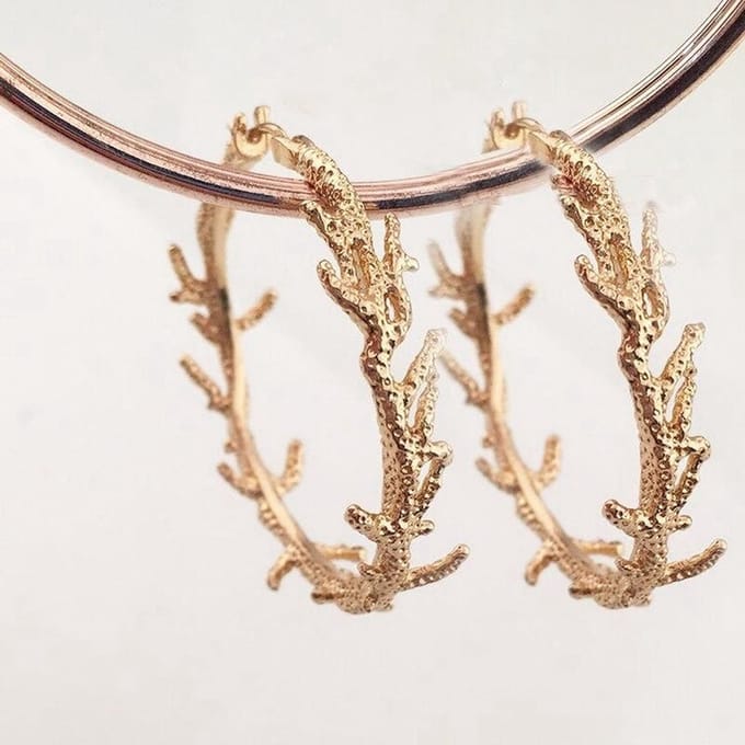 Margot Bardot - Riley Gold. - Oorbellen dames - Goud - Statement