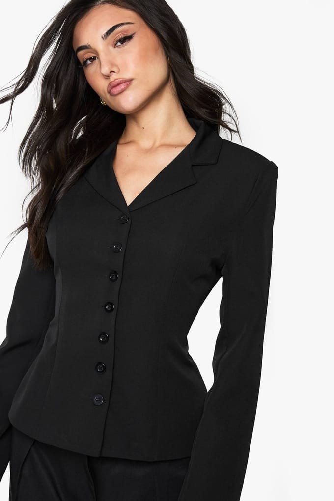 boohoo Dames Button Detail Fitted Cinched Blazer | Zwart | Maat: 40