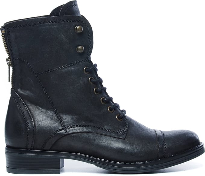 Manfield - Dames - Zwarte veterlaarsjes - Maat 41