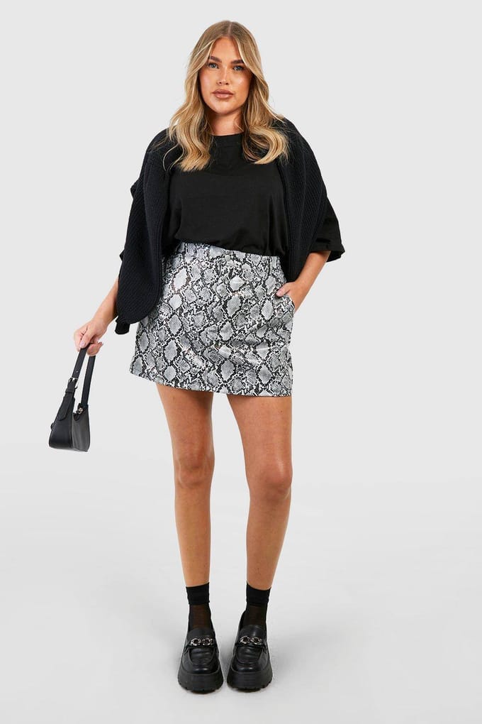 boohoo Dames Plus Snake Leather Look Mini Rok | Grey | Maat: 28