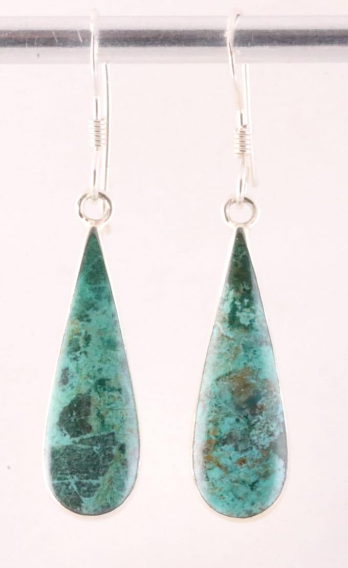 Druppelvormige zilveren oorbellen met chrysocolla
