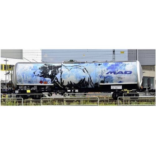 Arnold HN6687 N set van 3 ketelwagens MAD van de D-BAS