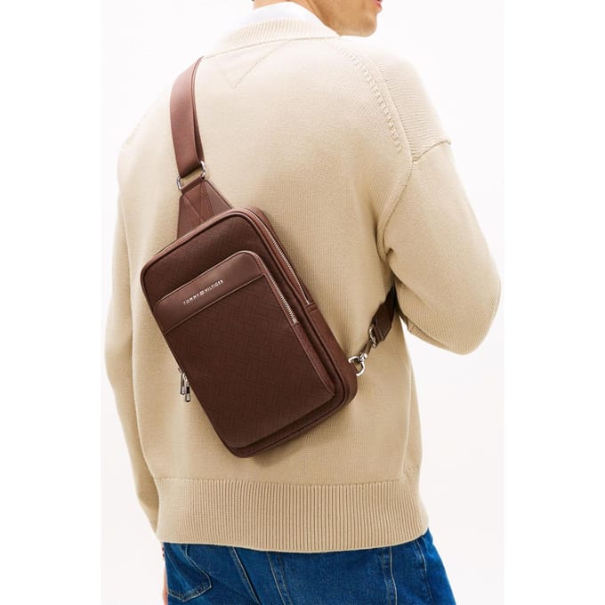 Tommy Hilfiger Flag Monogram Sling Bag Coffee Bean Größe: OS | Umhängetaschen Outlet | Herren | Braun