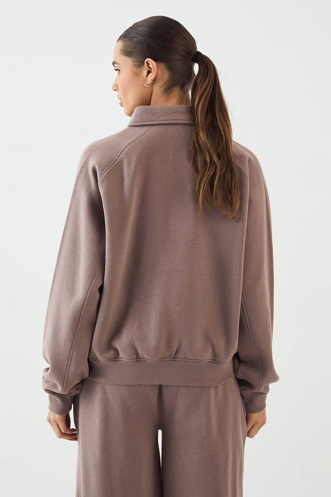 Dames DSGN Studio Raglan Naad Kraag Rugby Sweatshirt | Mokka | Maat: Medium