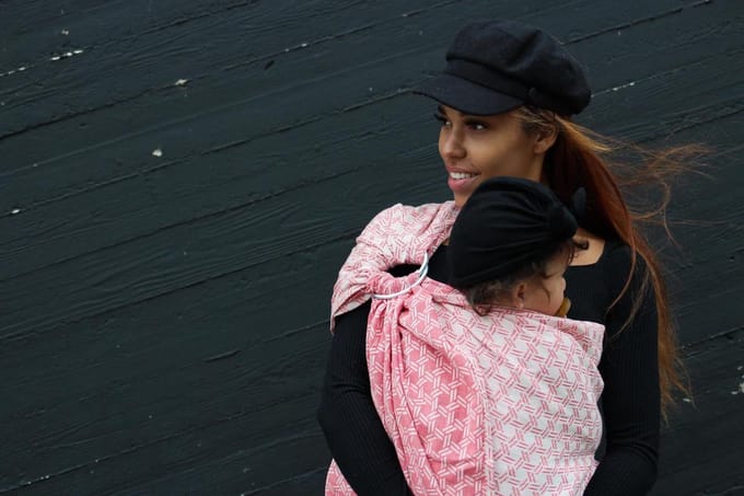 Yaro Basket Red Ring Sling