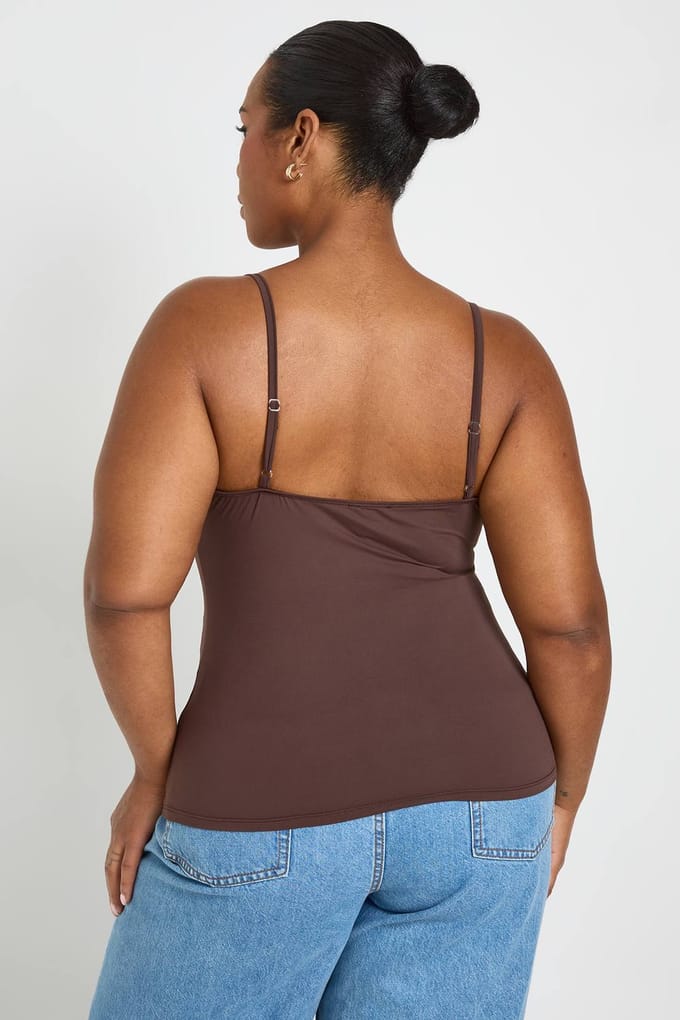 boohoo Dames Plus Second Skin Hemdje Met Bandjes En Vierkante Hals | Chocoladebruin | Maat: 48
