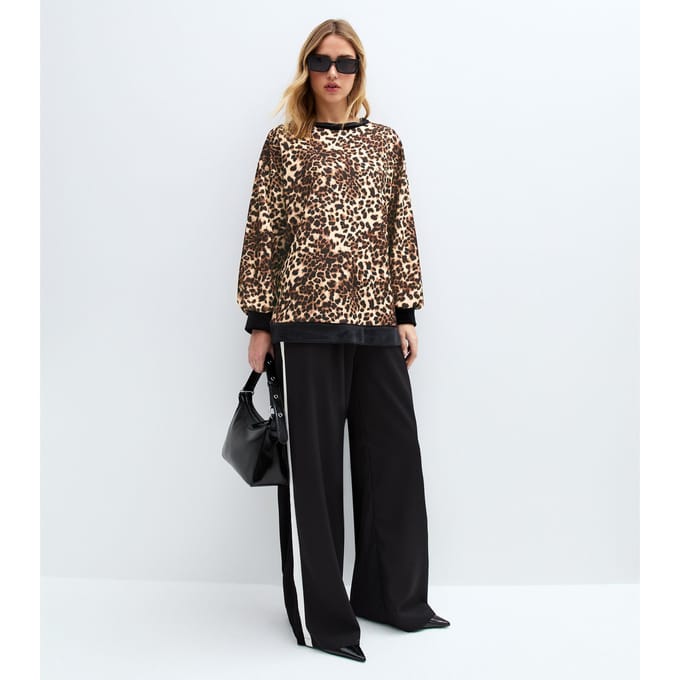 Oversized top met luipaardprint