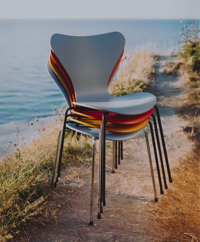 Fritz Hansen Serie 7 3107 Stoel - lak - lavendel blauw - verchroomd