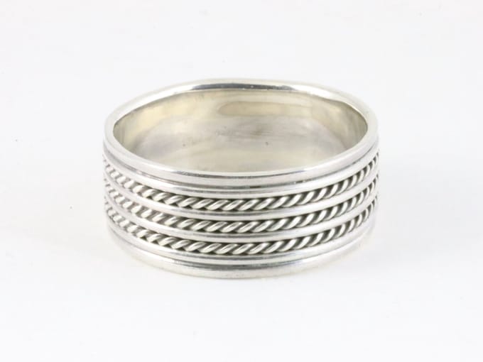 Zware zilveren ring met kabelpatronen - 10 mm. - maat 21