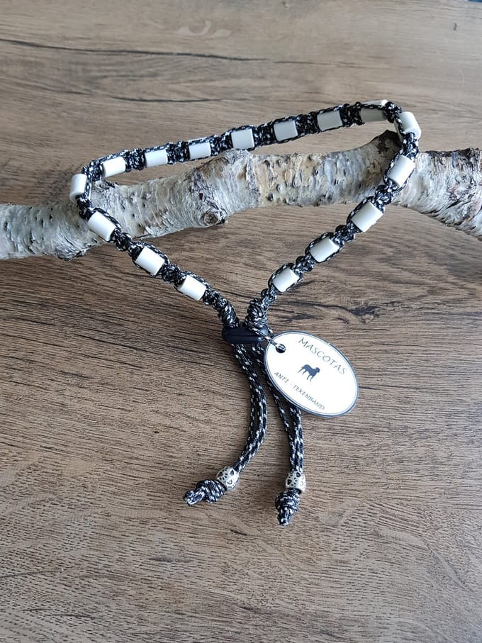 Anti-tekenband met EM kralen 100% natuurlijk Zwart Gemeleerd Maat 25-30 cm