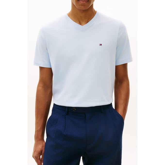 Tommy Hilfiger Essential V-neck Tee Breezy Blue Größe: L | Basic T-Shirts Outlet | Herren | Blau