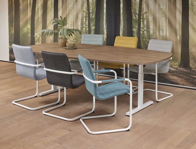 Vergadertafel Quick Deens Ovaal 240x120cm frame Wit (RAL9010) blad Licht Eiken