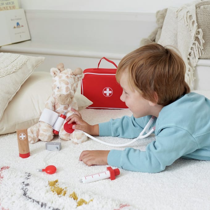 Hape Dokterset voor Kinderen - 7-delig Rollenspel Speelgoed Dokterskoffer vanaf 3 Jaar
