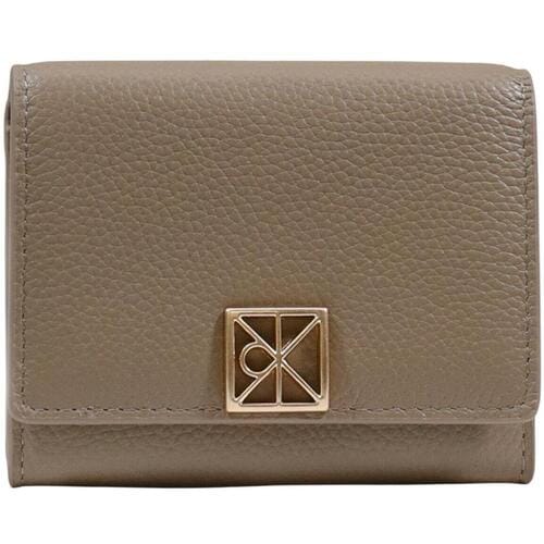 Portemonnee Calvin Klein Jeans EMBLEM HW PEBBLE TRIFOLD W/ZIP LV04F1128G