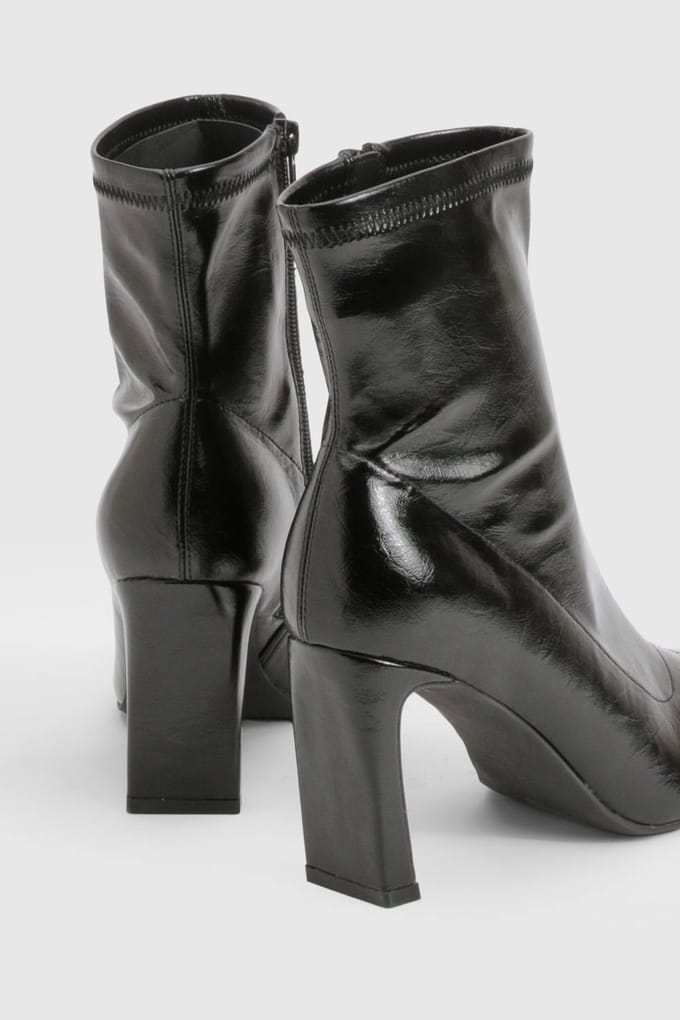 boohoo Dames Wide Fit Blokhak Gerimpeld Lakleer Sok Laarzen | Black | Maat: 3