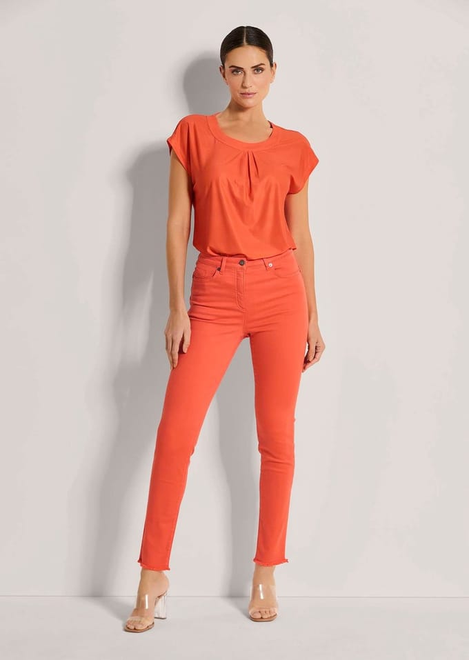 MADELEINE Jeans Jeans met fijne franjezoom perzik