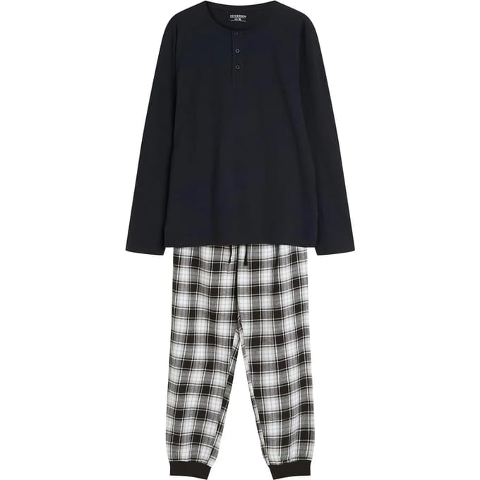 Pyjama Henderson