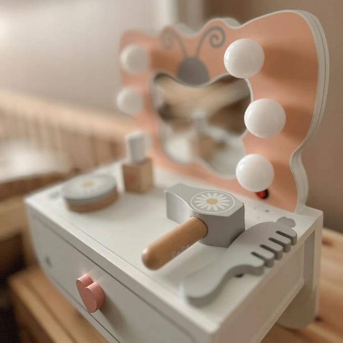 Mamabrum Houten Mini Kaptafel met LED-Verlichting „Vlinder” + Accessoires voor Kinderen