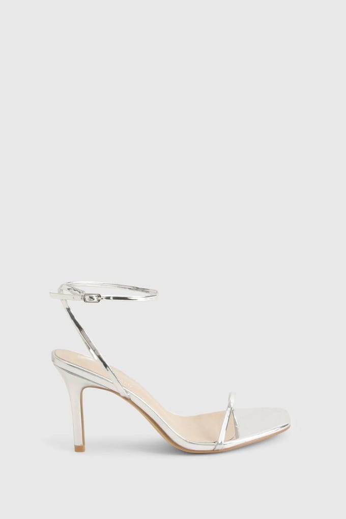 boohoo Dames Wide Fit Metallic Barely There Low Stiletto-hakken | Zilver | Maat: 41