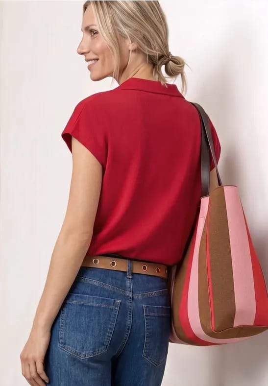 Poloshirt met losse schouders in een gebreide look