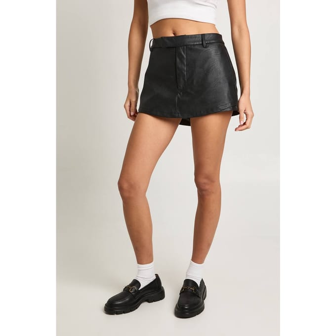 boohoo Dames Kunstleren skort met lage taille | Black | Maat: 8