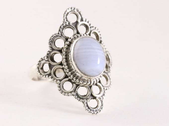 Opengewerkte zilveren ring met blauwe lace agaat - maat 16.5