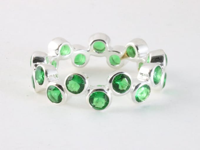 Zware zilveren ring met groene saffier - maat 19.5