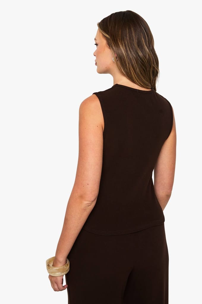 boohoo Dames Geborsteld Micro Rib V-hals met knoopdoorloop gilet | Chocolate | Maat: 8