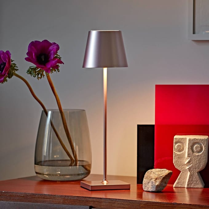 Sigor LED-acculamp Nuindie, USB-C, roségoud, IP54, dimbaar