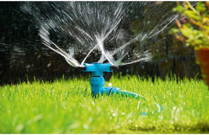 Cellfast Twister - Draaibare Tuinsproeier - 12 Nozzles - 100-150 m² - Weerbestendig