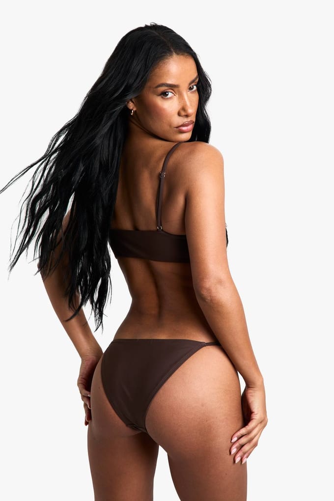 boohoo Dames Petite Swimwear Essentials Crop Bikini Top | Chocoladebruin | Maat: 44