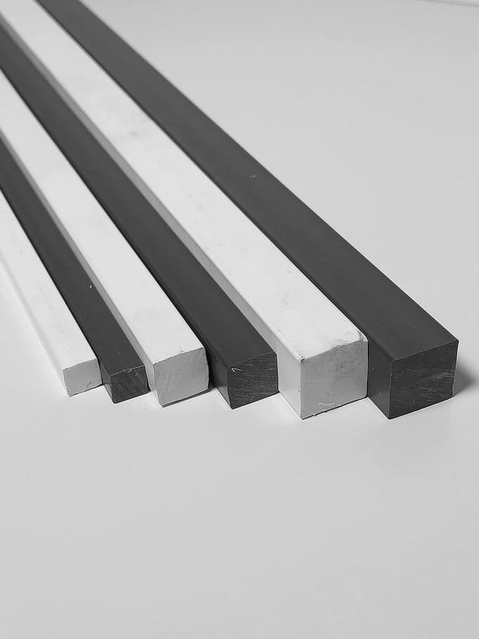 PVC vierkante staaf 20 x 20 wit, lang 500 mm ®