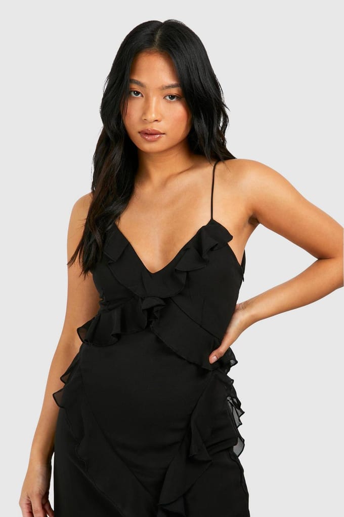 boohoo Dames Petite Chiffon Ruffle Maxi-jurk | Zwart | Maat: 40
