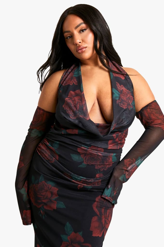 boohoo Dames Plus Mesh Bedrukte Cowl Neck Ruched Maxi Jurk | Zwart | Maat: 56